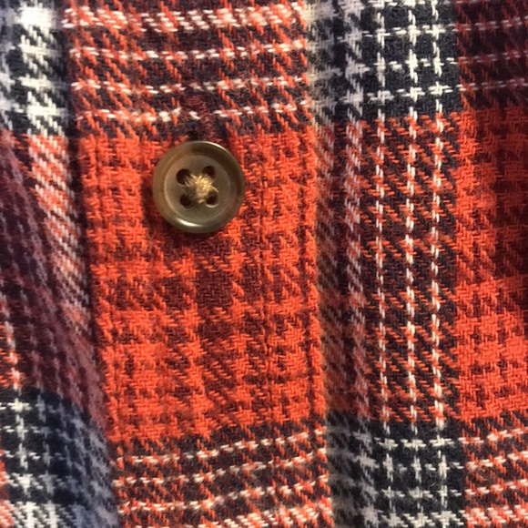 2 UNIVERSAL THREADS long sleeve flannel shirts - Picture 5 of 12